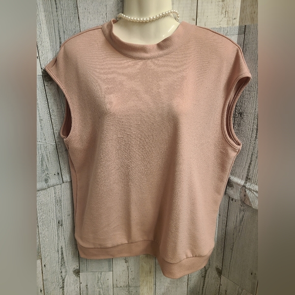 NY&C Sleeveless, Open-Back Top - Picture 1 of 6